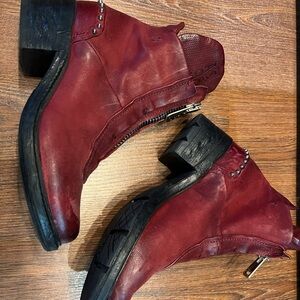 A.S. 98 ankle boots with front zip